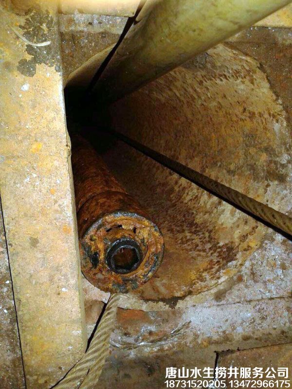 山海关顺清犬业150米潜孔锤岩石井落泵打捞成功